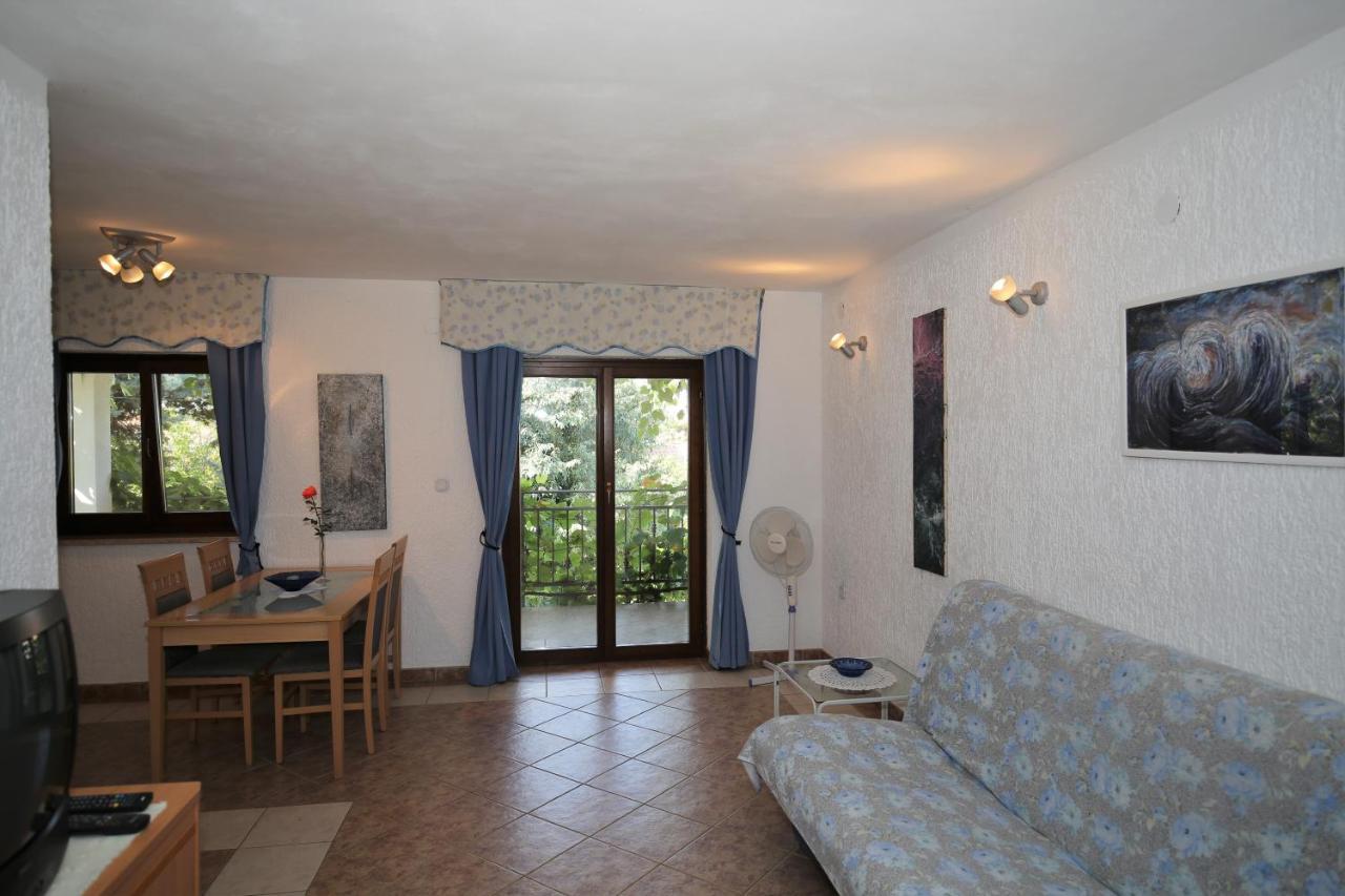Apartments Coki Funtana Kültér fotó