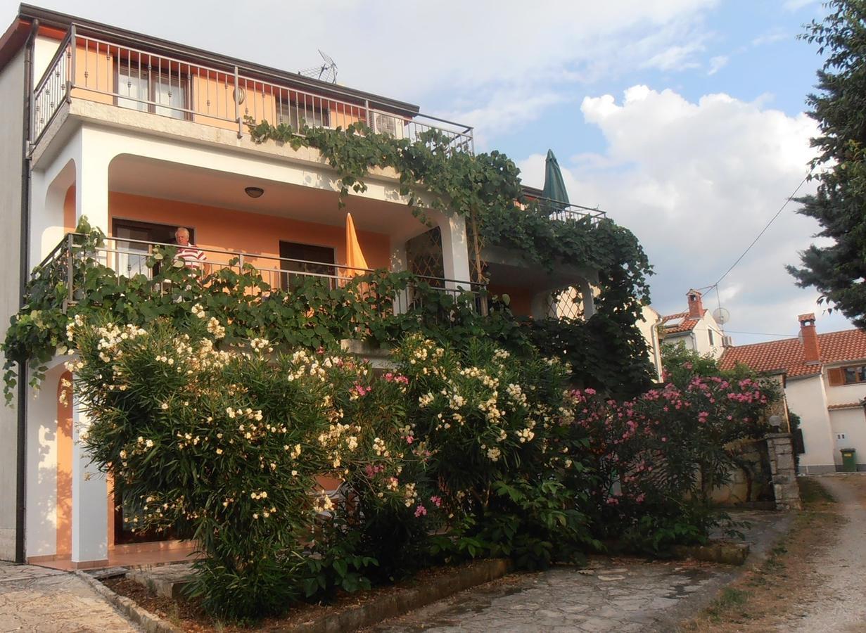 Apartments Coki Funtana Kültér fotó