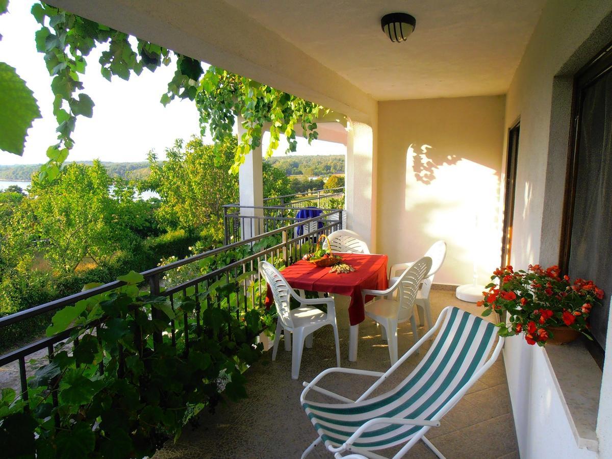 Apartments Coki Funtana Kültér fotó