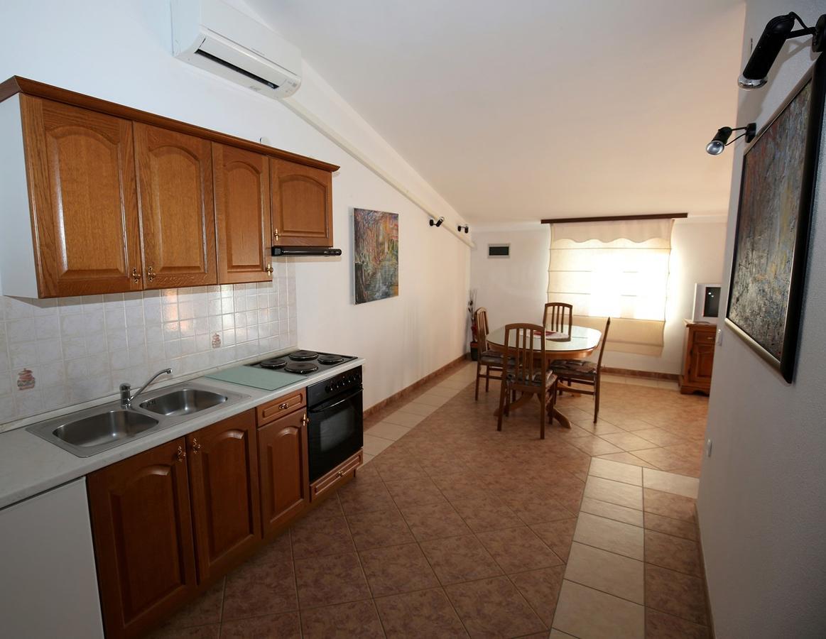 Apartments Coki Funtana Kültér fotó