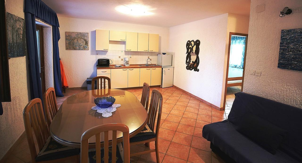 Apartments Coki Funtana Kültér fotó