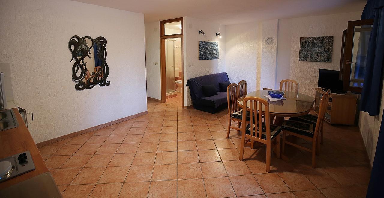 Apartments Coki Funtana Kültér fotó
