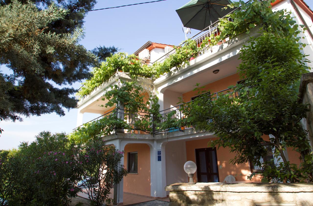 Apartments Coki Funtana Kültér fotó