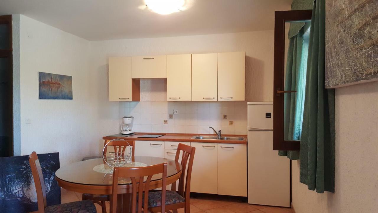 Apartments Coki Funtana Kültér fotó